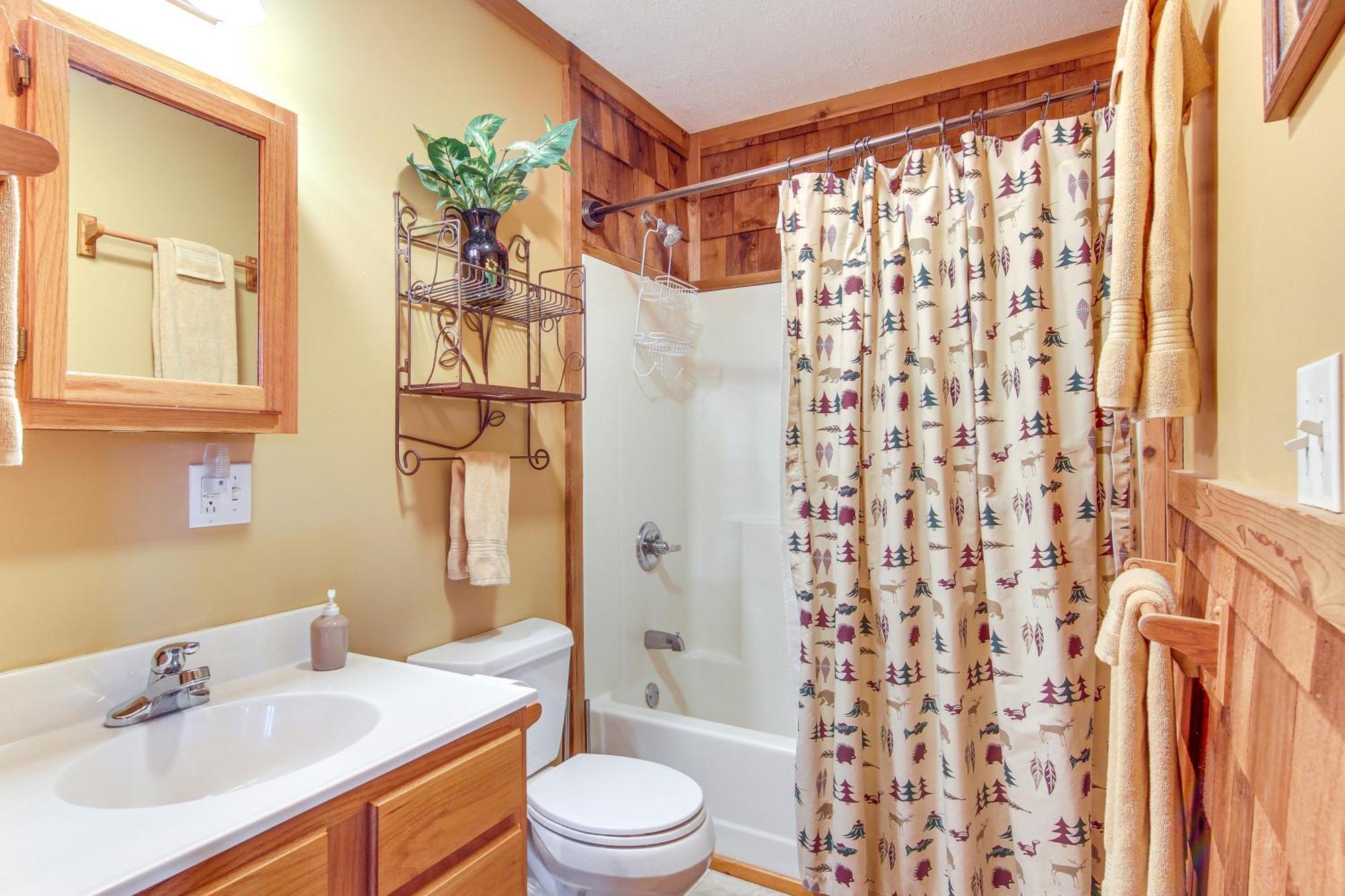 Charming Fox Den Cabin In Whittier With Hot Tub! ภายนอก รูปภาพ