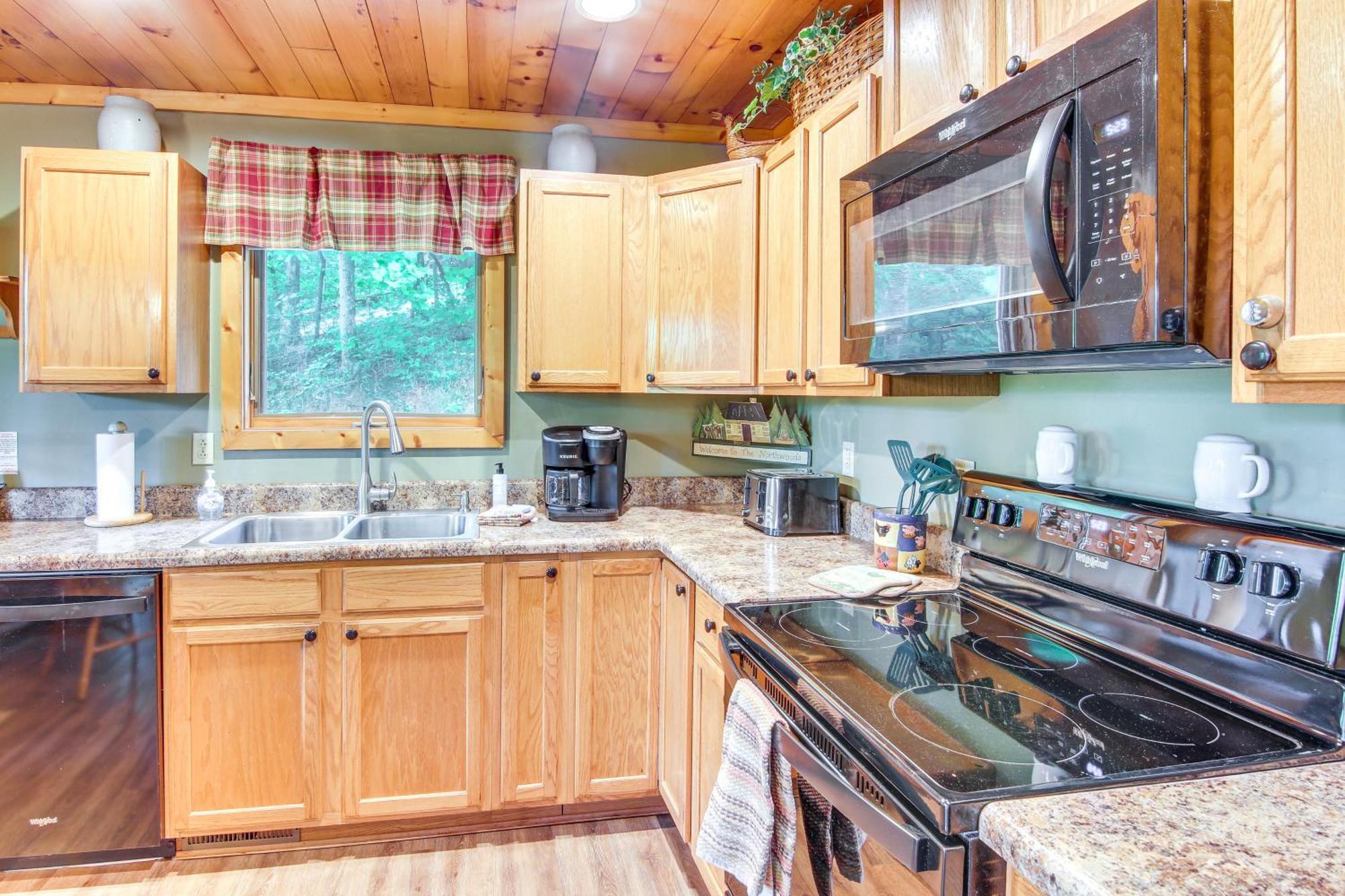 Charming Fox Den Cabin In Whittier With Hot Tub! ภายนอก รูปภาพ